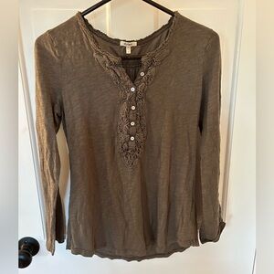 DYLAN ARMY GREEN HENLEY WITH LACE DETAIL SIZE MEDIUM